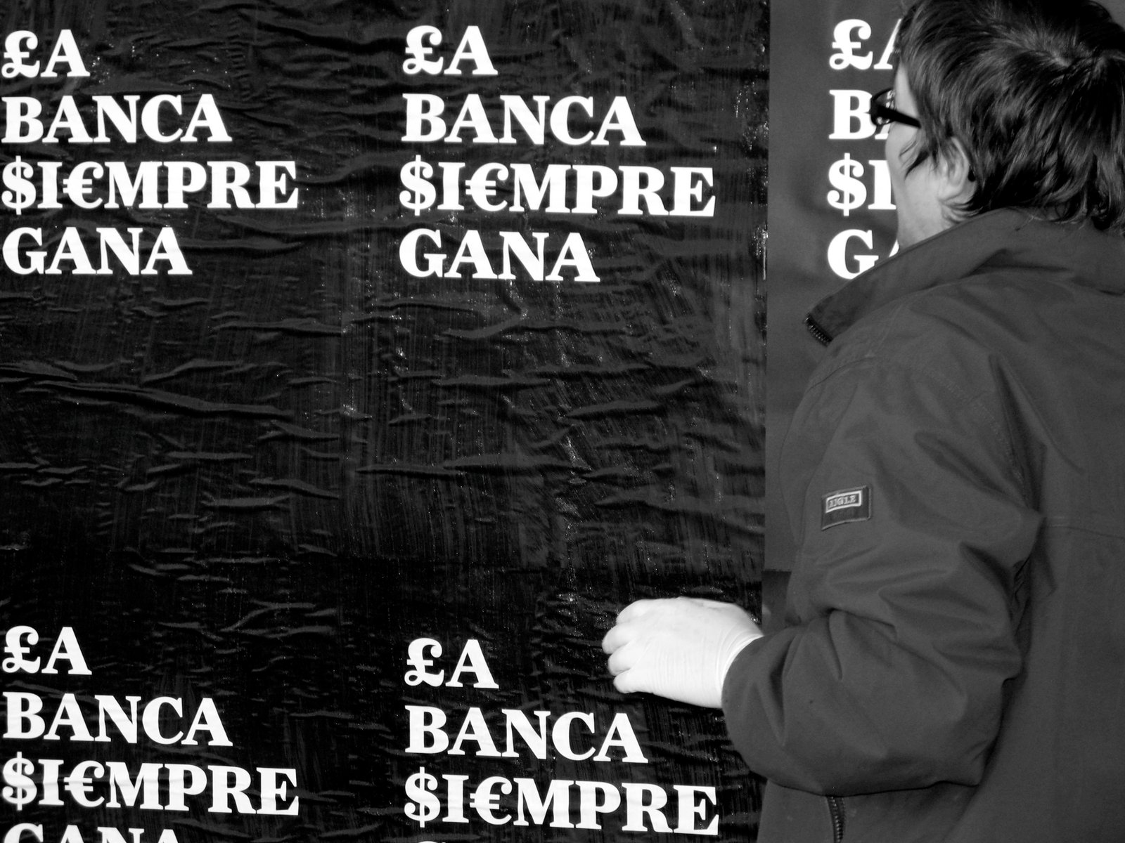 La banca siempre gana — imatge 03 de txelostudio