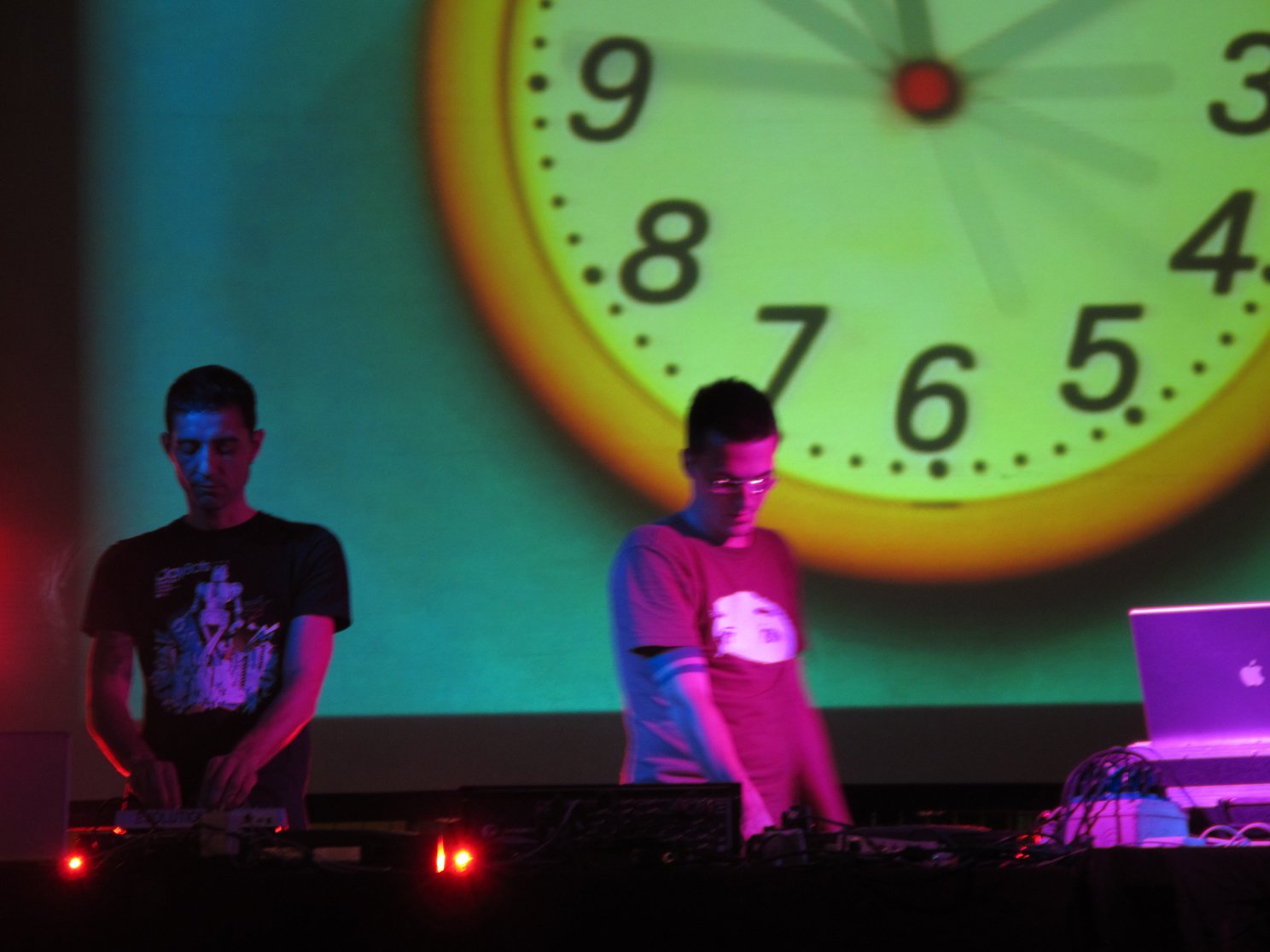Visual Brothers — imatge 11 de txelostudio